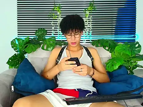 ThiiagoSaeenz online show from 5, 3, 2026