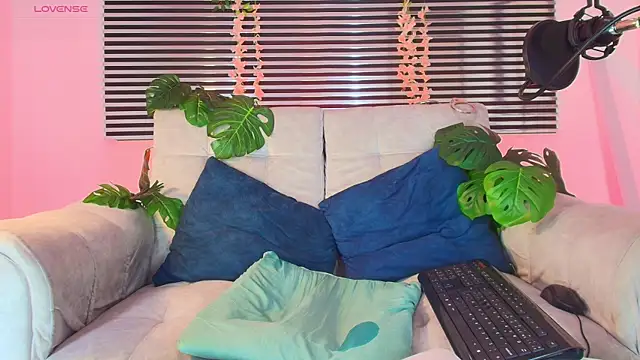 Snapshot of ThiiagoSaeenz chatting on 5, 6, 2026 ThiiagoSaeenz online show from 5, 6, 2026