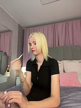 CrystalLili online show from 13, 6, 2026