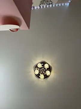 MiaTee online show from 3, 2, 2026