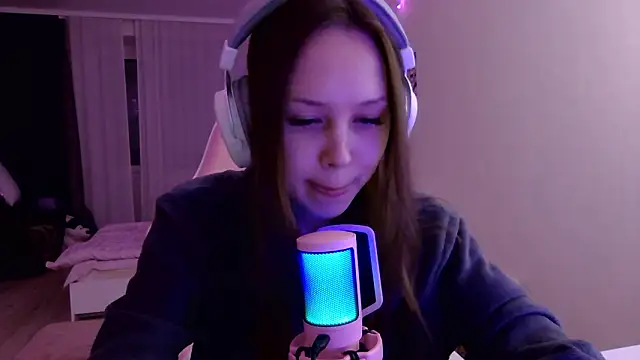 Nelly Sweetgirl online show from 6, 2, 2026