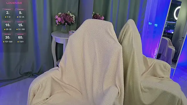 Audrey Kiss online show from 5, 3, 2026