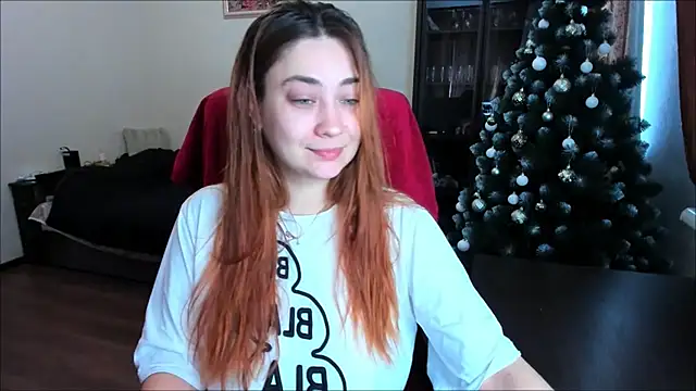 Snapshot of SimplyDivine chatting on 4, 1, 2025 SimplyDivine online show from 4, 1, 2025