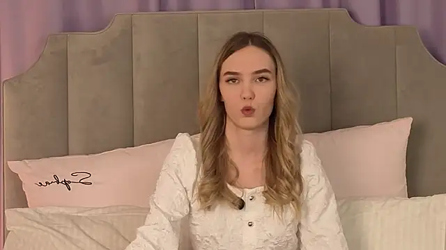 NikkiRyx online show from 30, 4, 2026