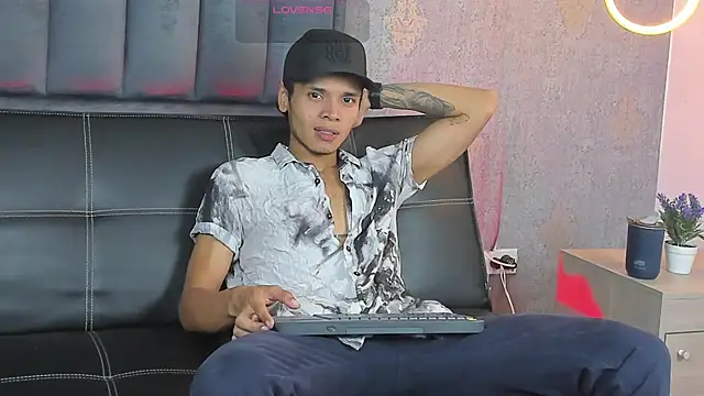 Alejandroo Montenegro online show from 18, 3, 2026