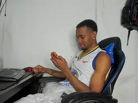 Kofi exotic 2 online show from 15, 5, 2026