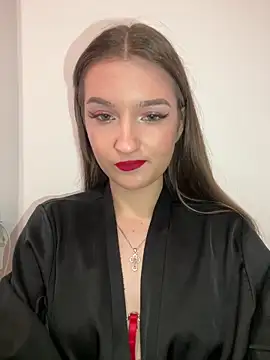 Green eyes lady online show from 14, 2, 2026