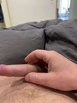 petitsexe52 online show from 9, 3, 2026