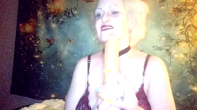 Blondie the librarian online show from 15, 4, 2026