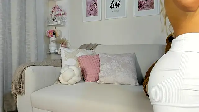 Snapshot of Mia_Rosee1 chatting on 13, 2, 2026 Mia Rosee1 online show from 13, 2, 2026