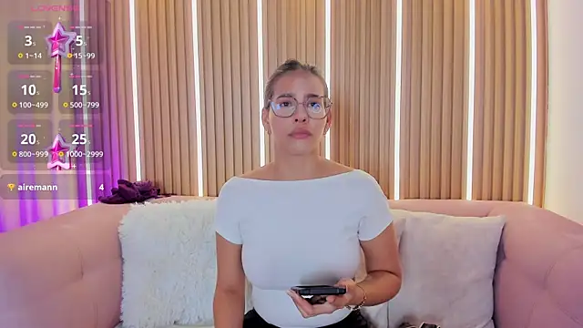 Luna Millers online show from 28, 6, 2026
