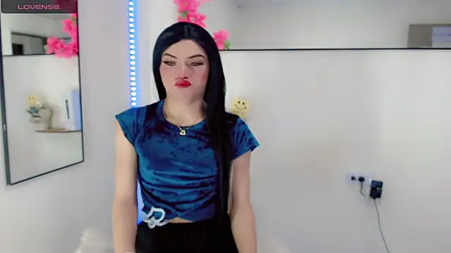 NathalialLooes online show from 28, 4, 2026