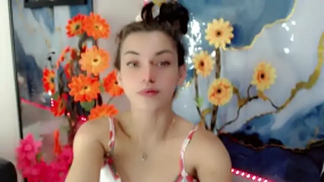 NathalialLooes online show from 12, 6, 2026