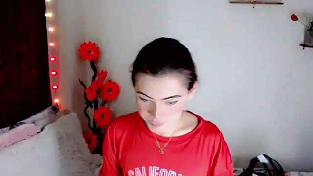 NathalialLooes online show from 18, 6, 2026