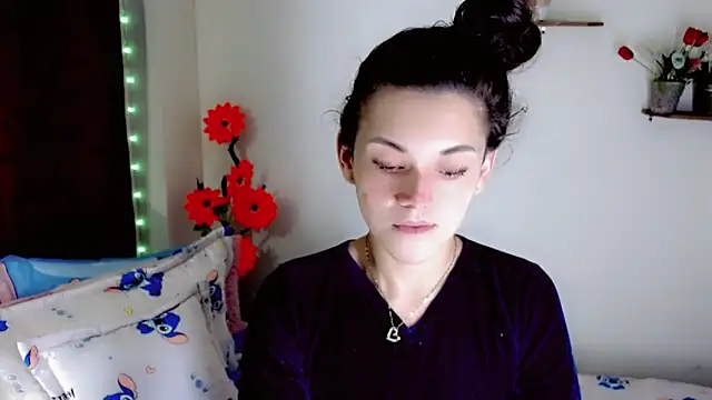 NathalialLooes online show from 19, 6, 2026