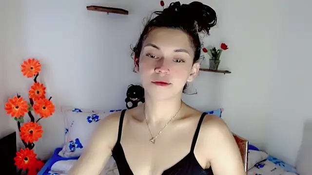 NathalialLooes online show from 22, 6, 2026