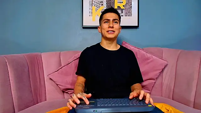 Aron pulse online show from 4, 5, 2026