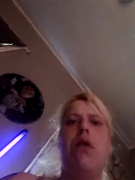 Snapshot of Shirley0810 chatting on 14, 4, 2026 Shirley0810 online show from 14, 4, 2026