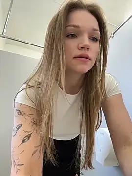 Snapshot of StreetSquirt chatting on 13, 5, 2026 StreetSquirt online show from 13, 5, 2026
