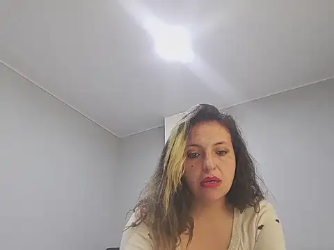 Snapshot of KENDRA-HONEY chatting on 17, 4, 2026 KENDRA-HONEY online show from 17, 4, 2026