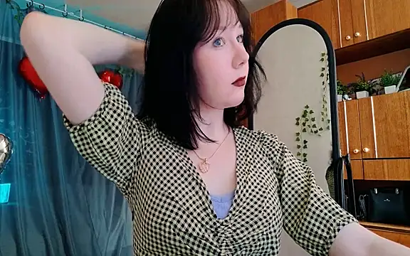 Snapshot of marty_bree chatting on 26, 3, 2026 marty bree online show from 26, 3, 2026