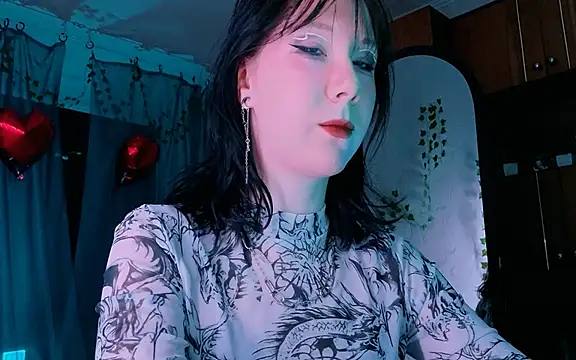 Snapshot of marty_bree chatting on 8, 4, 2026 marty bree online show from 8, 4, 2026