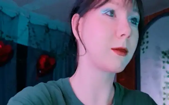 Snapshot of marty_bree chatting on 9, 4, 2026 marty bree online show from 9, 4, 2026