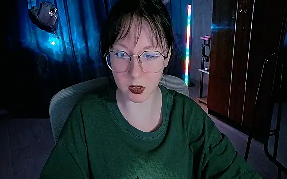 Snapshot of marty_bree chatting on 29, 4, 2026 marty bree online show from 29, 4, 2026