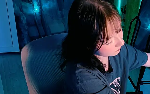 Snapshot of marty_bree chatting on 8, 6, 2026 marty bree online show from 8, 6, 2026