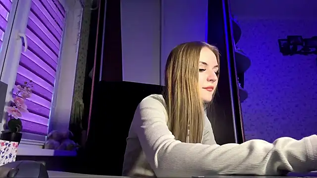 TashiaLupacchino online show from 4, 2, 2026