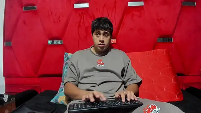 Emma And Darling online show from 4, 2, 2026