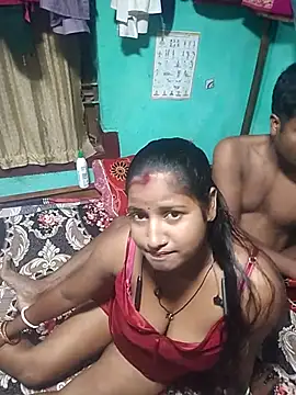 Snapshot of Your_deshibhabi25years chatting on 5, 7, 2026 Your deshibhabi25years online show from 5, 7, 2026