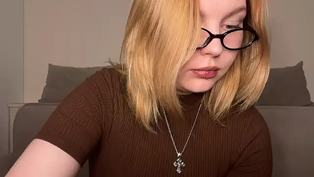 Ophelia Ritz online show from 24, 4, 2026