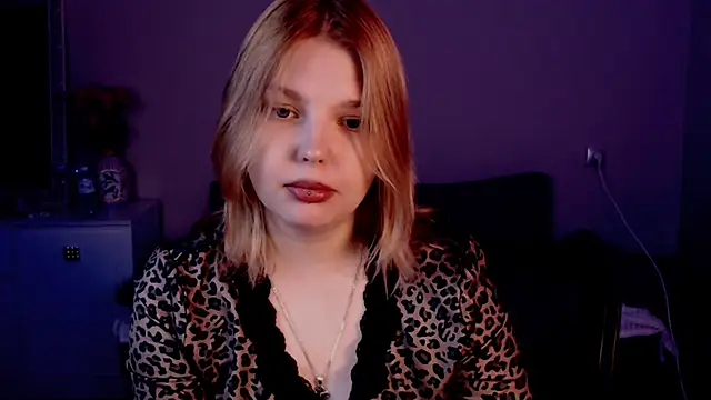 Ophelia Ritz online show from 8, 5, 2026
