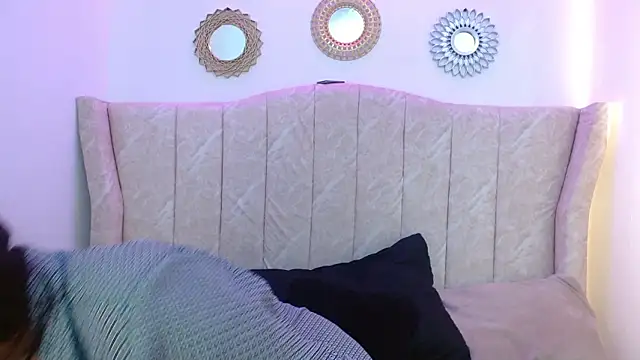 Iris bloom69 online show from 27, 2, 2026