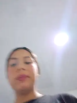 Cris18sexy online show from 18, 2, 2026