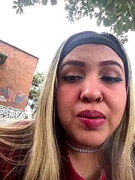 Snapshot of AryMoonxxx chatting on 21, 2, 2026 AryMoonxxx online show from 21, 2, 2026