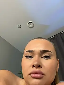 MonicaWestt online show from 6, 2, 2026