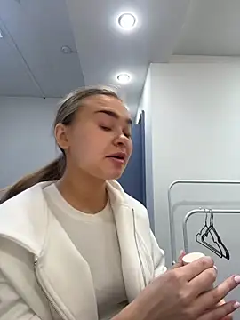 MonicaWestt online show from 19, 3, 2026