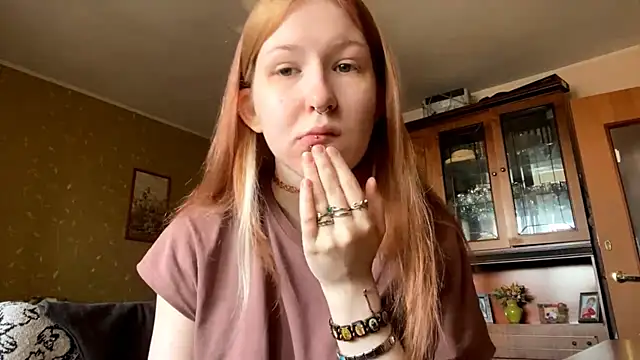 Snapshot of LaureenVielma chatting on 18, 3, 2026 LaureenVielma online show from 18, 3, 2026