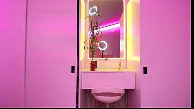 Snapshot of NaomiAmazing01 chatting on 29, 3, 2026 NaomiAmazing01 online show from 29, 3, 2026