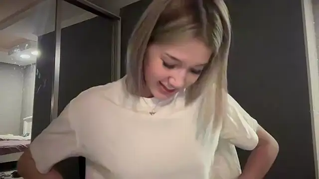 Snapshot of lilXdomiii chatting on 15, 2, 2026 lilXdomiii online show from 15, 2, 2026