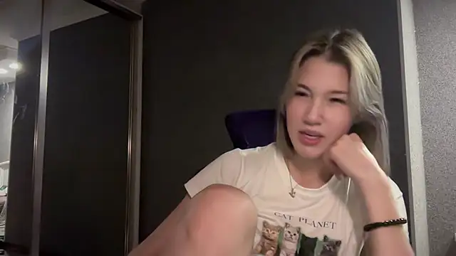 Snapshot of lilXdomiii chatting on 17, 2, 2026 lilXdomiii online show from 17, 2, 2026