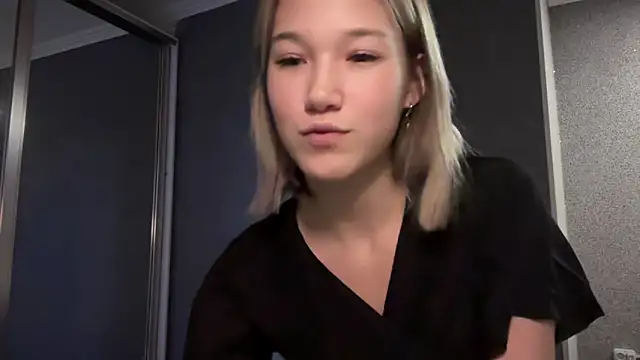 Snapshot of lilXdomiii chatting on 19, 3, 2026 lilXdomiii online show from 19, 3, 2026