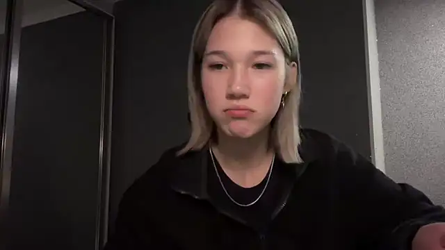 Snapshot of lilXdomiii chatting on 20, 3, 2026 lilXdomiii online show from 20, 3, 2026