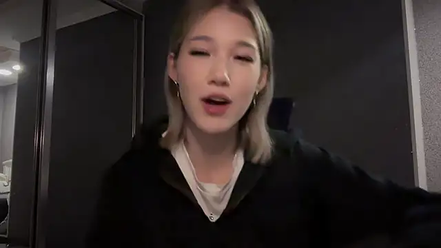 Snapshot of lilXdomiii chatting on 23, 3, 2026 lilXdomiii online show from 23, 3, 2026