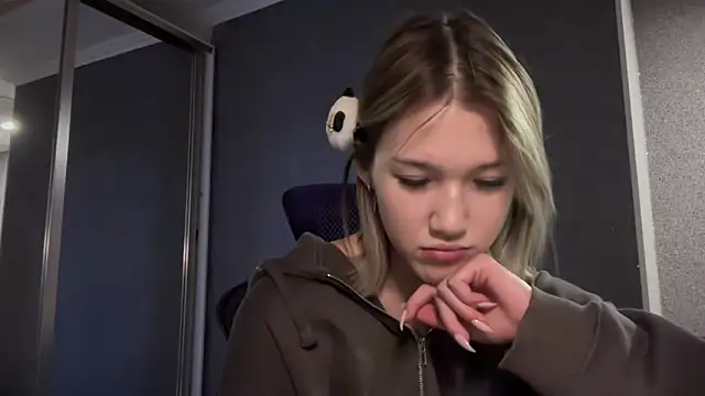 Snapshot of lilXdomiii chatting on 31, 3, 2026 lilXdomiii online show from 31, 3, 2026