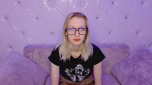 Akiro Kim7 online show from 17, 2, 2026