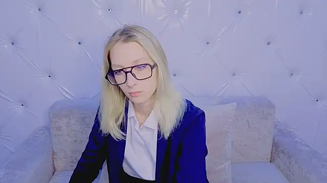 Akiro Kim7 online show from 18, 3, 2026