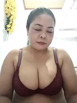 Baby-bigtits2026 online show from 25, 3, 2026